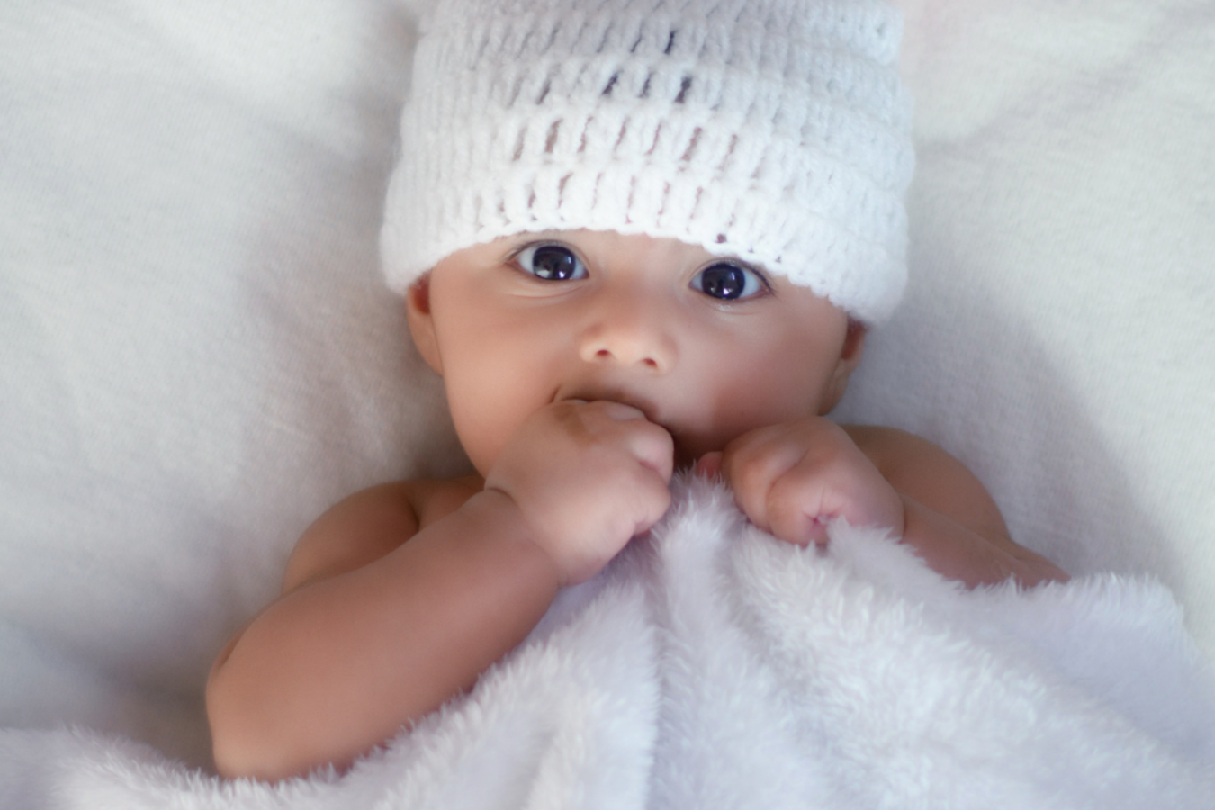Cozy and Stylish Winter Trends in Baby Clothing